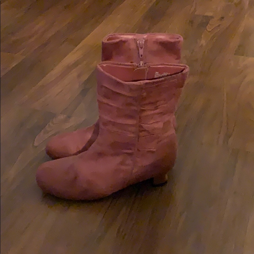 Pink Ruffle boots - Picture 2 of 7